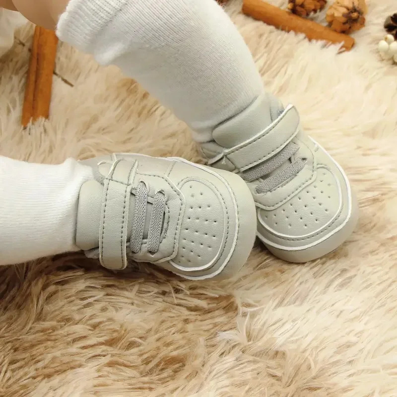 Selling Baby Casual Sports Shoes Spring and Autumn Girls Boys High Quality Rubber Sole Anti Slip Prewalker 251022