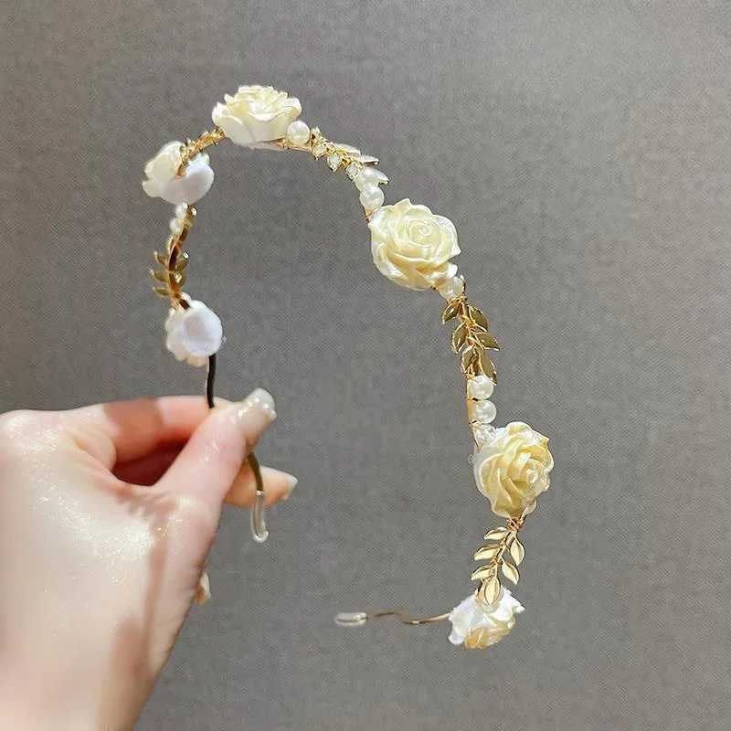 Womens Vintage French Rose Faux Pearl Hairband Girl VintageInspired Alloy Headband for Women Sweet Floral Design V251022