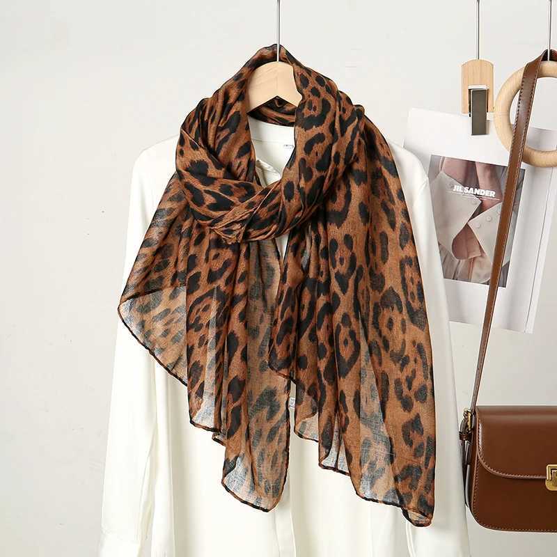 Trendy Leopard Print Cotton Shawl Wrap Woman Muslim Hijab Soft Thin Scarf Femme Headband Neckscarf 2024 Stoles J251118
