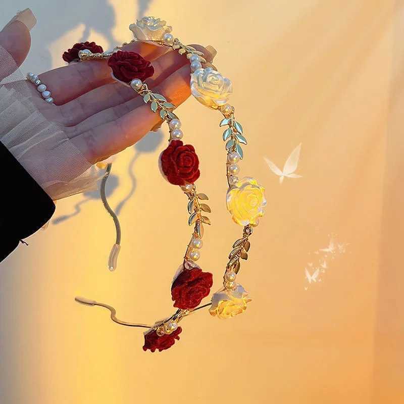 Womens Vintage French Rose Faux Pearl Hairband Girl VintageInspired Alloy Headband for Women Sweet Floral Design V251022