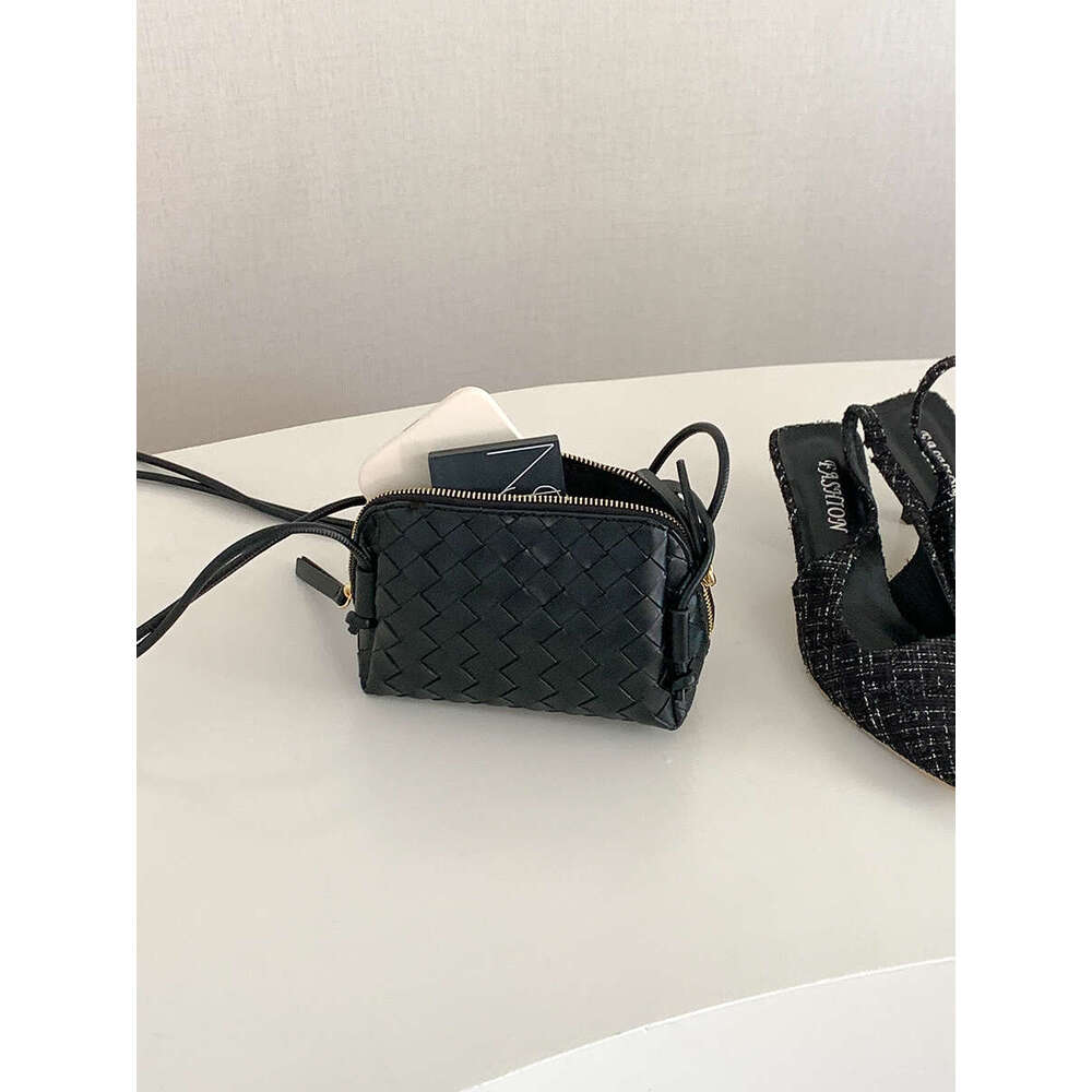 New Single Shoulder Crossbody Summer Versatile Small Square Double Zipper Textured Woven Bag For Women B5