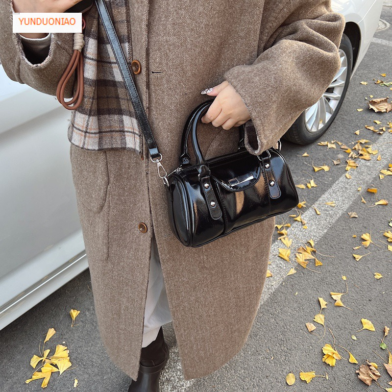 Trendy, elegant, sexy style handbag for autumn and winter, versatile, French retro luxury style, women's shoulder bag, designer bag