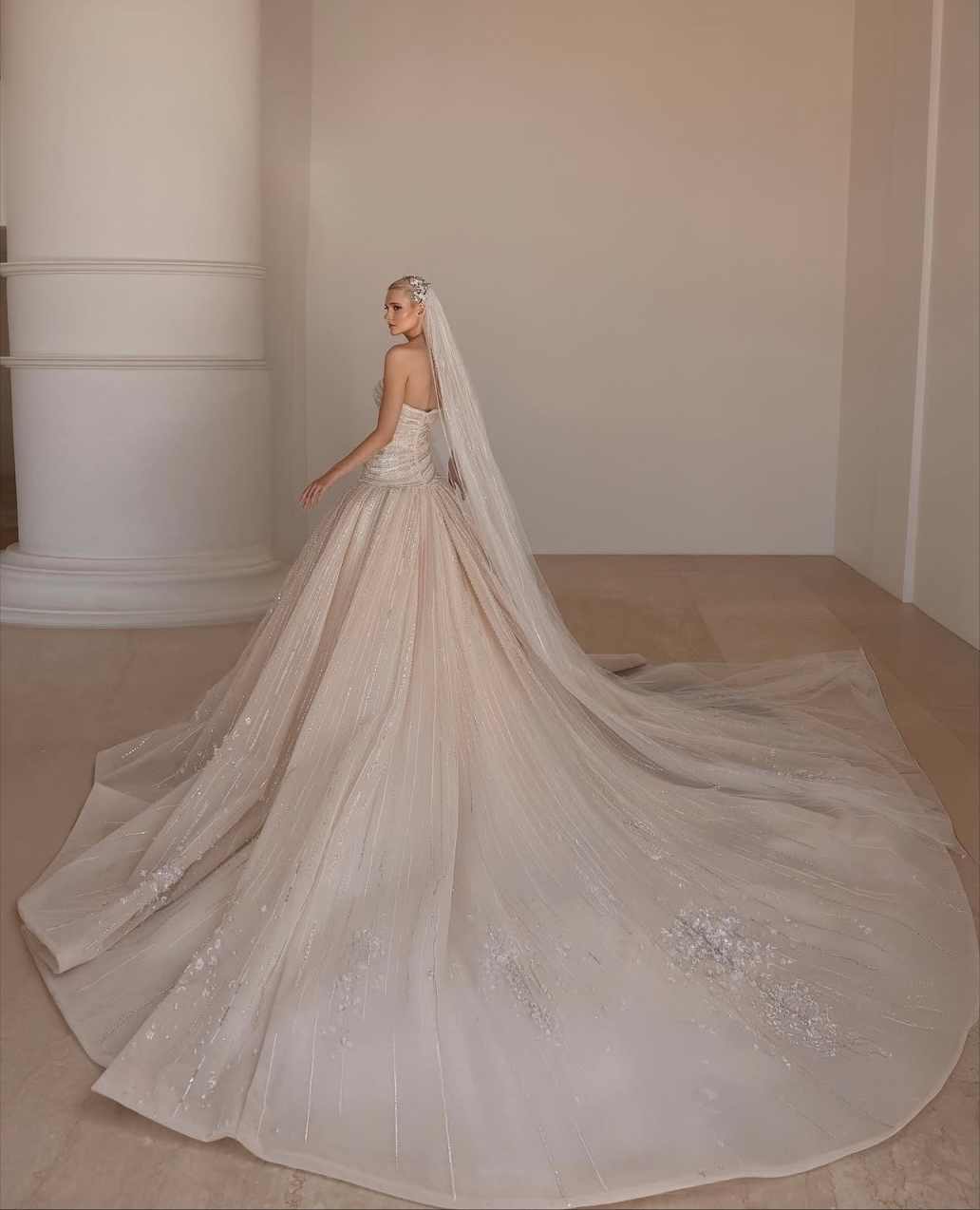 Luxury Wedding Dress Strapless Beaded Crystal Flowers Bridal Gown Customized Wedding Women Bride Wear Vestidos De Novia