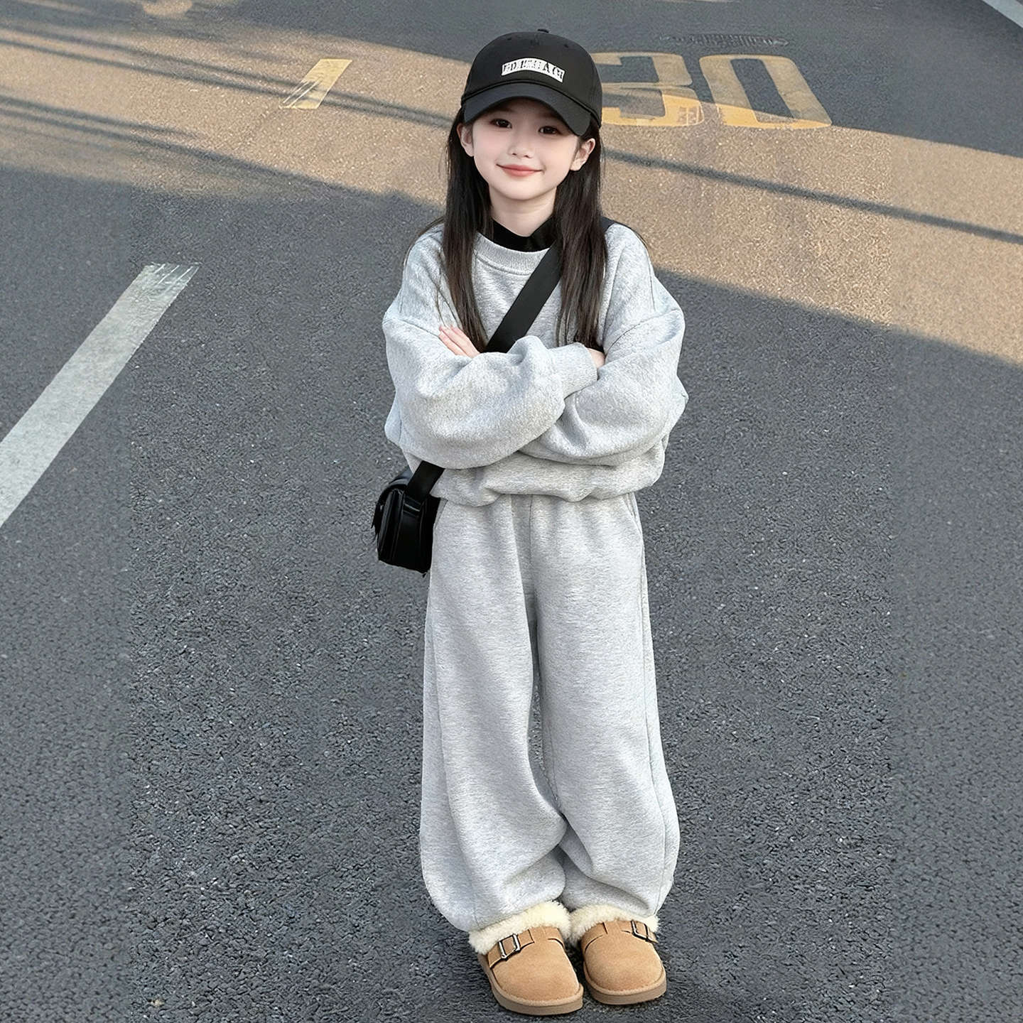 2025 Girls Autumn 2-Piece Set, Fashion Hoodie and Joggers Tracksuit, Luxury Fashion Sports Outfit for Kids and Tweens