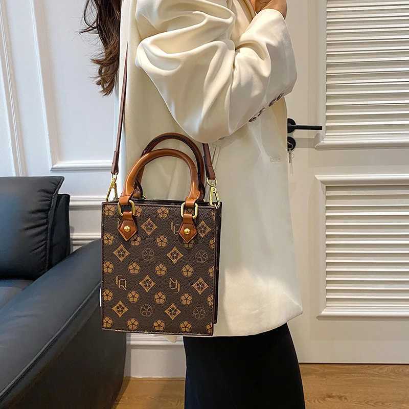 Designer bag 2025 Vintage Print Tote Bag Shoder Purse for Wen Classic Crossbody Tote Timeless DaytoNight Bag Elegant Sling Bag Y251101