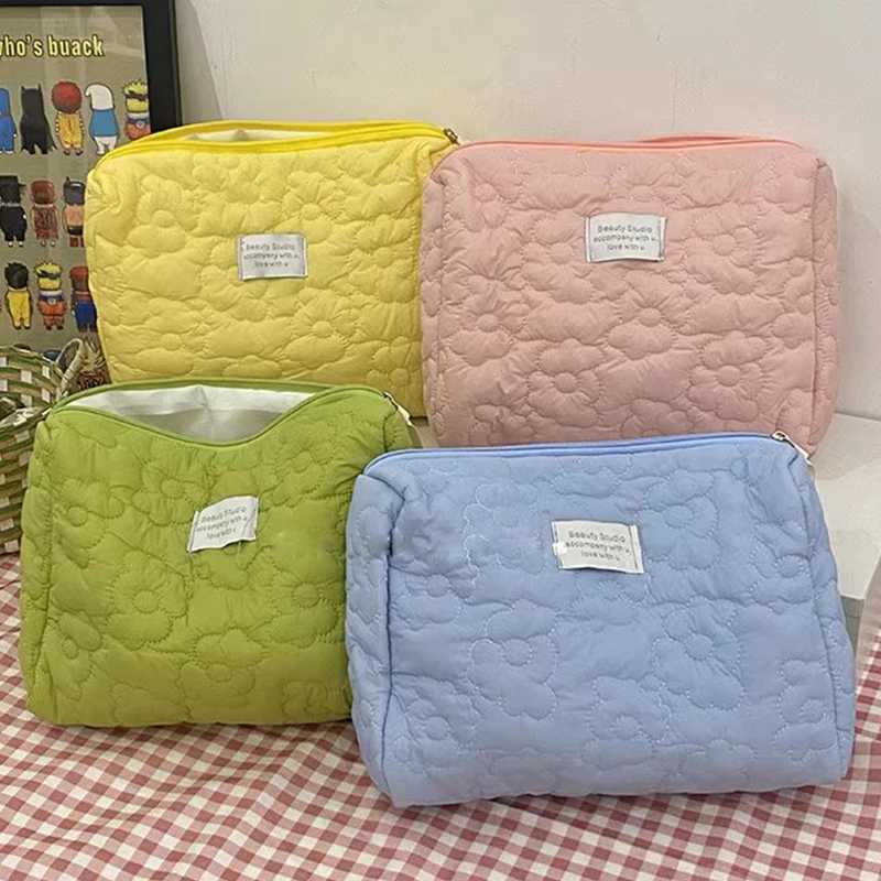 Pattern Makeup Bag for Women Cosmetic Bags Quilted Cotton Soft Makeup Case Pouch Zipper Large Travel Wash Pouch CasesW251021
