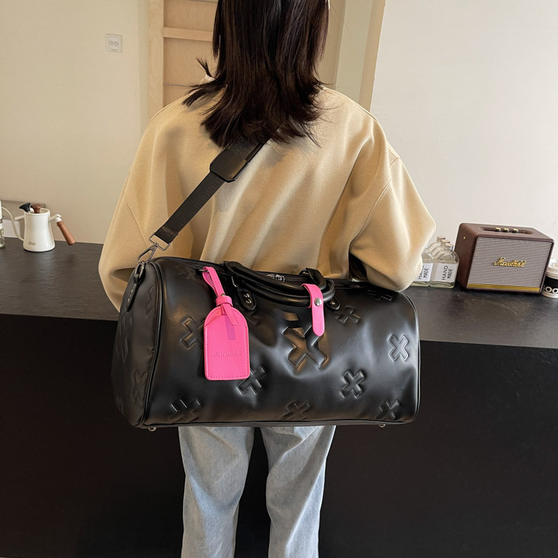 Luxury Duffel Bags 2025 New Embossed Women's Travel Bag, Large Capacity Tote Sling Gym Bag, Korean Style Fashion Shoulder Bag for Sports