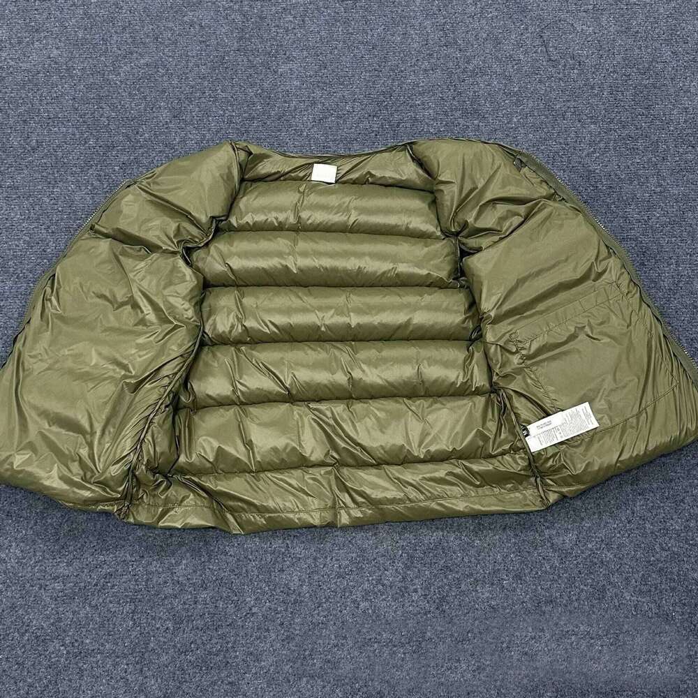 2025 Vests Coats Windbreaker Zipper Outwear Coat Men Jacket Women Vest Clothes Down Parkas Warm Sleeveless Casual Waistcoat