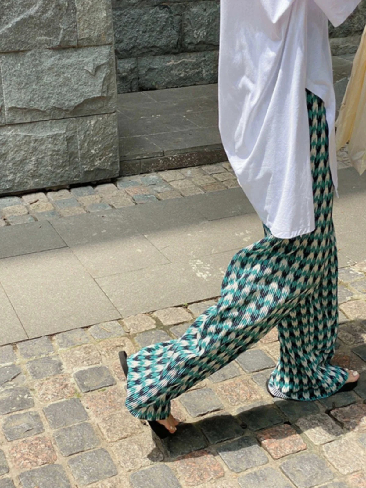 Ice Silk Wide Leg Pants Womens Summer Thin Plaid Casual Chiffon Cool Air Conditioning Sun Protection Folded Trousers 251016