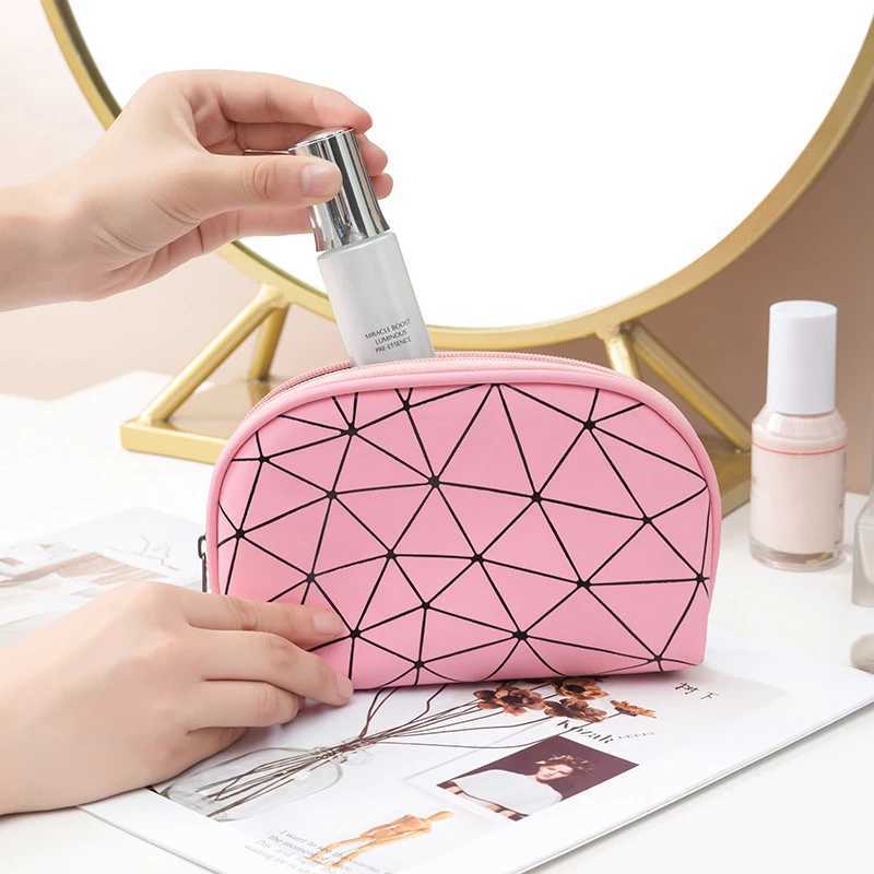 PU Fashion Toiletry Small Bags For Women Korean Cosmetics Storage Organizer Washbag Bags For Women Travel Cosmetic Shell BagW251021