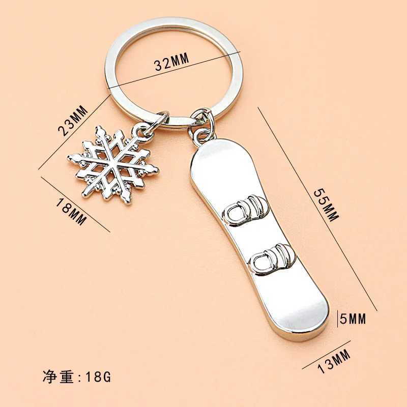 New Fashion Mini Snowflake Snowboard Keychain Pendant Ski Games Sled Board Key Chain Keyring Sports and Snow Festival Gift J251121
