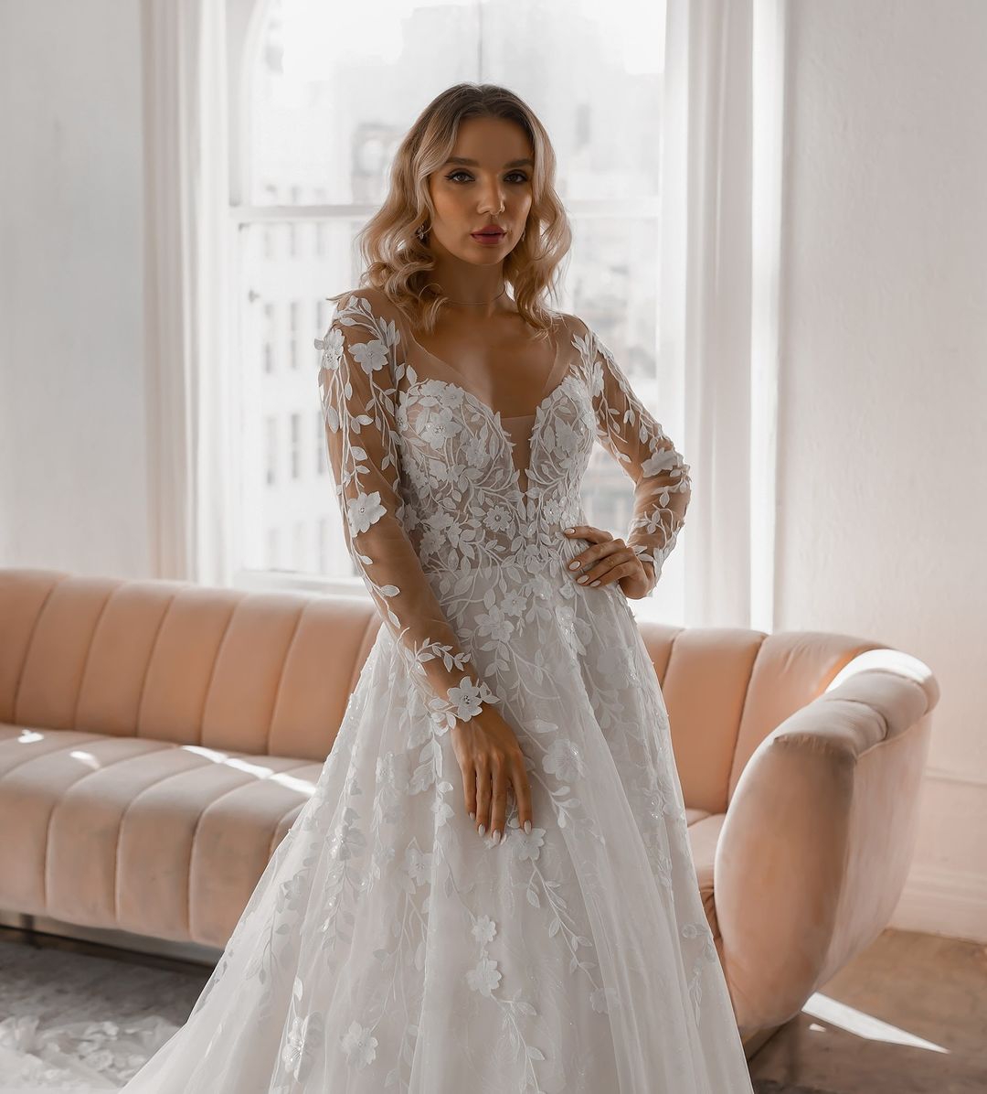 Classic Floral Lace Wedding Dresses A Line V Neck Bridal Gowns Sweep Train Custom Made Garden Castle Dresses Long Sleeves for Special Occasion