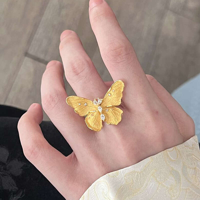 Butterfly Ring for Women 2024 New Ancient Craft Heavy Brushed Pointed Diamond Small Flower