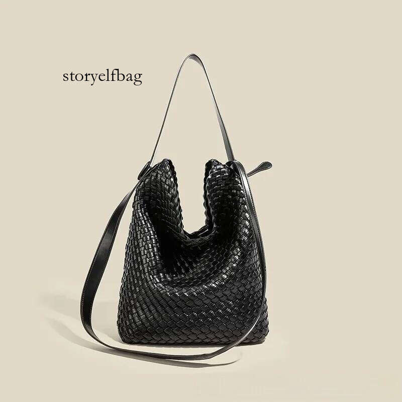 High-End Handwoven Bucket Large Capacity Single Shoulder Underarm Casual Commuter Crossbody Women's Bag