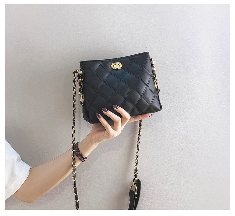 Luxury Brand Designer Bag 2021 New Trendy Bag, Autumn Winter New Woolen Women's Bag, Fashion Chain Ins Crossbody Bucket Bag