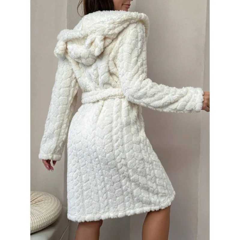 Fluffy Warm Hooded Nightgown Winter Robe Women Sleepwear Long Sleeve Kimono with Belt Shower Bath Gown Home Bathrobe Nightwear C251022