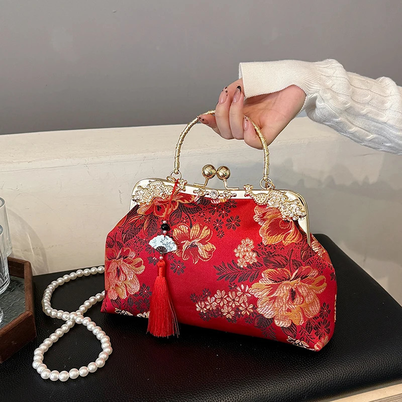 Chinese Style Embroidered Snapbutton Shoulder Bags Cheongsam Traditional Exquisite Womens Handbag Red Bridal Pearl Wedding Bag 251018