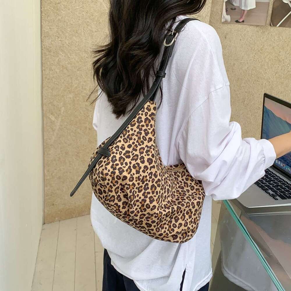Leopard Print Trendy Large Capacity Soft Commuter Women's Fashion Korean Version New Nylon Shoulder Bag For Women B5