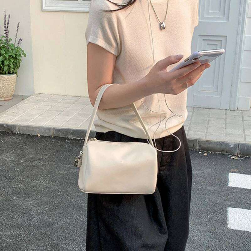 Classic Women New Fashion Solid Color Boston Shoulder PU Soft Leather Pillow Bag Retro Versatile Commuting Handbag