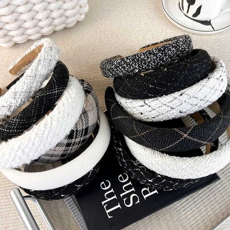 AutumnWinter New Black And White Plaid Headband Sponge Wide Hair Band for Woman Girl Elegant Hair Hoop Fashion Hair Accessories V251022