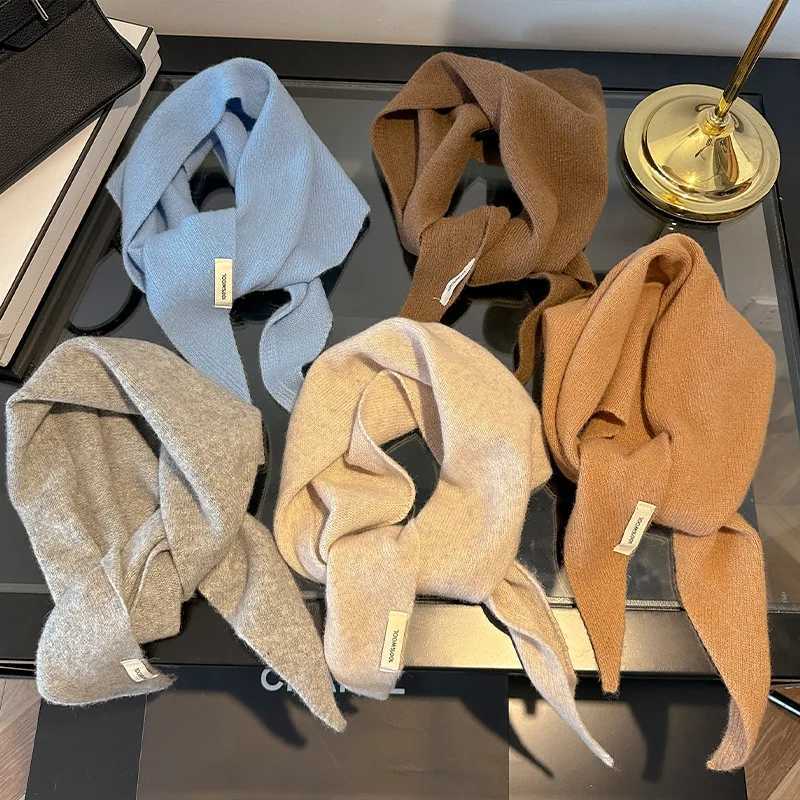 100 Wool Korean Style Knitted Triangular Scarf Women Winter Warm Headscarf Shawl Multifunctional Neckerchief J251118