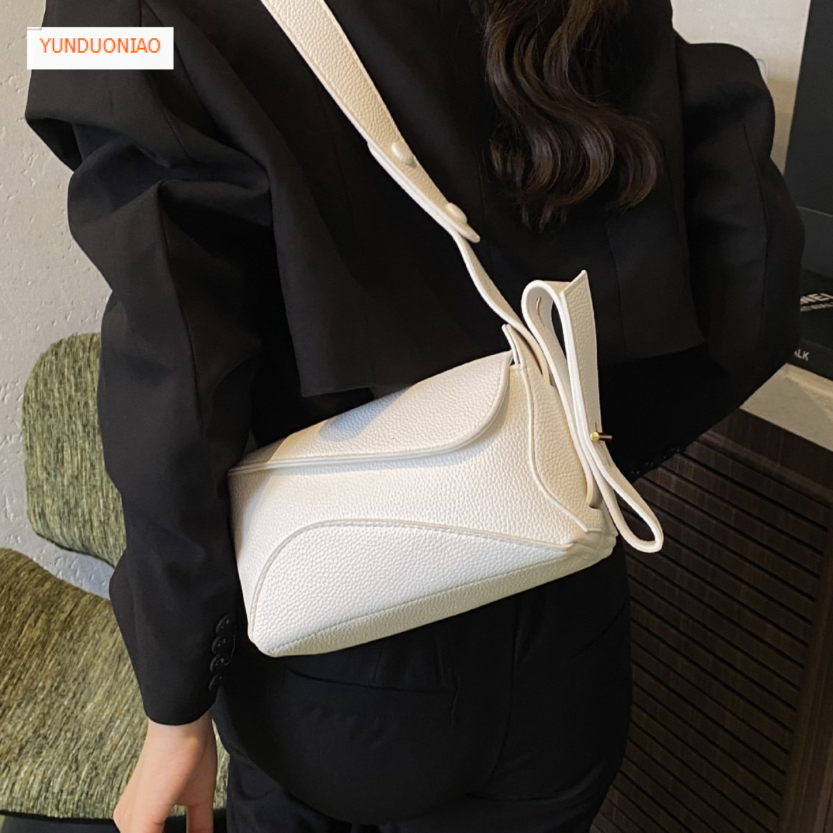 New fashion trend solid color underarm bag, versatile for autumn and winter, simple and luxurious style, women's shoulder bag, designer bag
