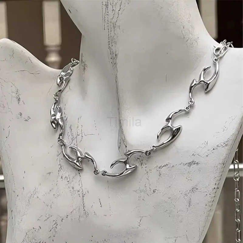 Korean Hip Hop Punk Silver Color Thorny Choker Necklace for Women Men Rock Metal Retro Irregular Flame Shape Necklaces Jewelry U251022