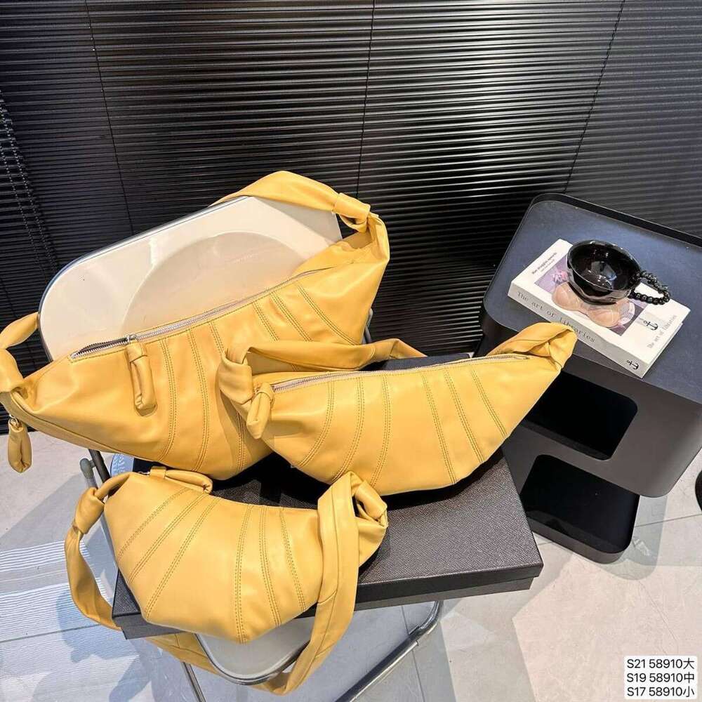 Matte Internet New Celebrity Retro Versatile Elegant Large Capacity Tote Bag High-End Feel Shoulder Bag Crossbody Bag