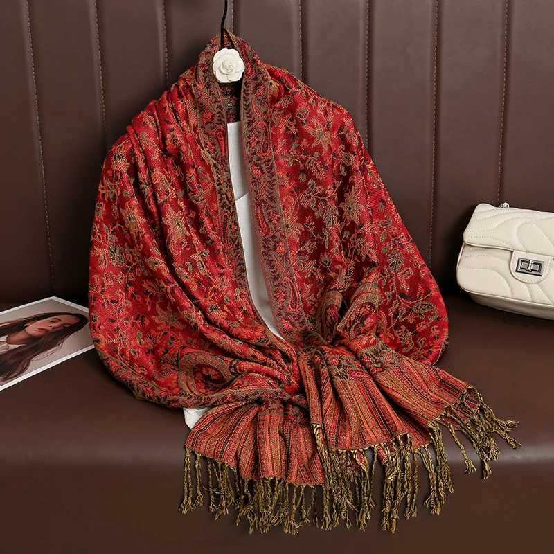 2024 Luxury Brand Cashmere Women Scarf Printed Winter Warm Shawl and Wraps Bandana Long Jacquard Paisley Female Foulard J251118