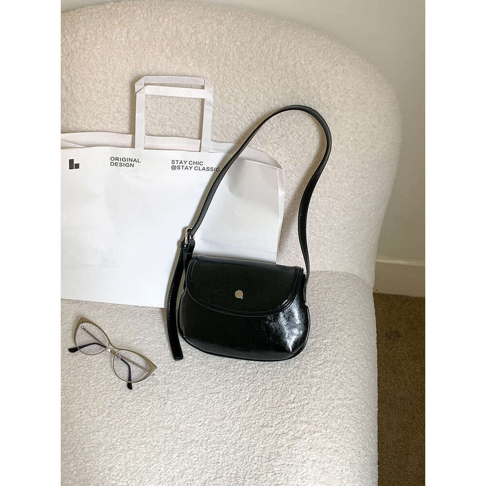 New Fashion Simple Single Shoulder Small Square PU Leather Niche Style Underarm High-End Shell Saddle Bag B5