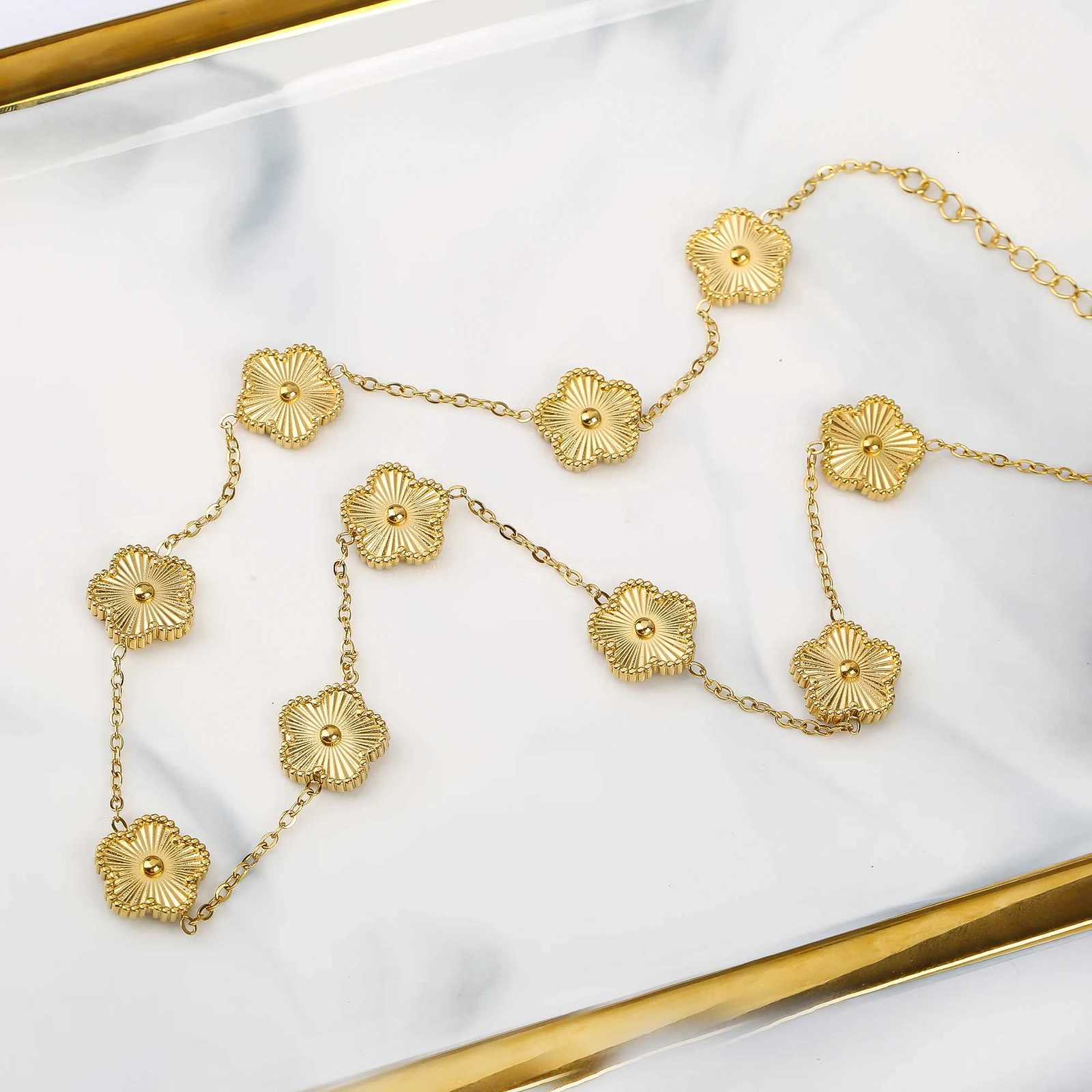 Botanical 10 Flowers Stainless Steel Five Leaf Flower Necklace MiBonimalist for Woman Girl Casual Vacation Luxury Jewelry Clover V251022