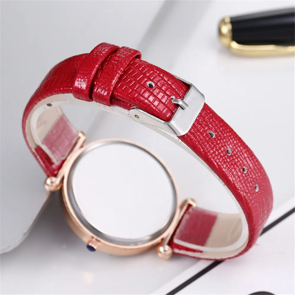 Butterfly Diamond Dial Women Quartz Watches Fashion Casual Ladies Wristwatches Simple Woman Leather Clock Montre Femme 251027