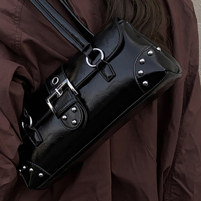 Luxury Brand Designer Bag 2025 Autumn New Style Personality Trend Underarm Bag Fashion Single Shoulder Bag Casual Texture Rivet Women's Bag Tote 