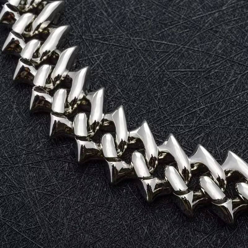 Pass Diamond Tester GRA Hip Hop Style S925 Silver Iced Out Bling Spiked Thorns 12mm VVS Moissanite Cuban Link Chain for Men