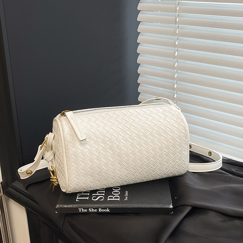 Luxury Brand Designer Bag Bag Woven Texture Single Shoulder Bag Boston Cylinder Bag Large Capacity Commuter Wide Strap Crossbody Bag 2025 New Model