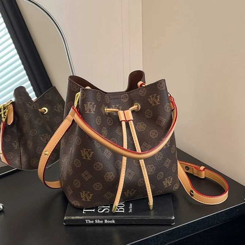Stylish Wens Shoder Bag Premium Leather Crossbody Handbag Elegant Designer Tote Luxury Brand Ladies Messenger Y251022