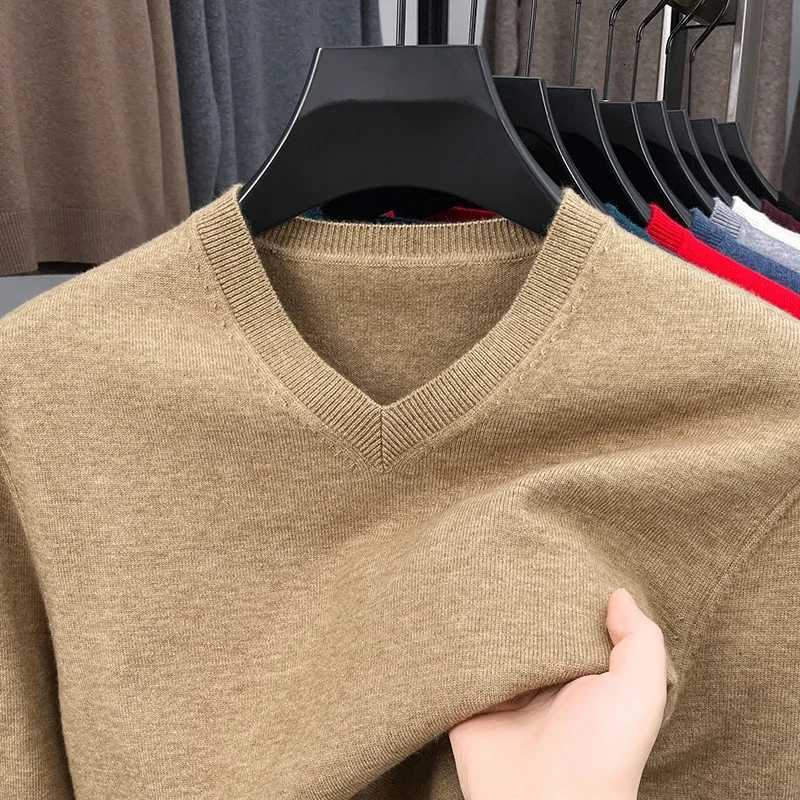 New Sweatwear Mens V Neck Basic Solid Color Sweaters Round Neck Elastic Pullovers Warm Autumn Knitted Oversized Sweater MenXJ251022