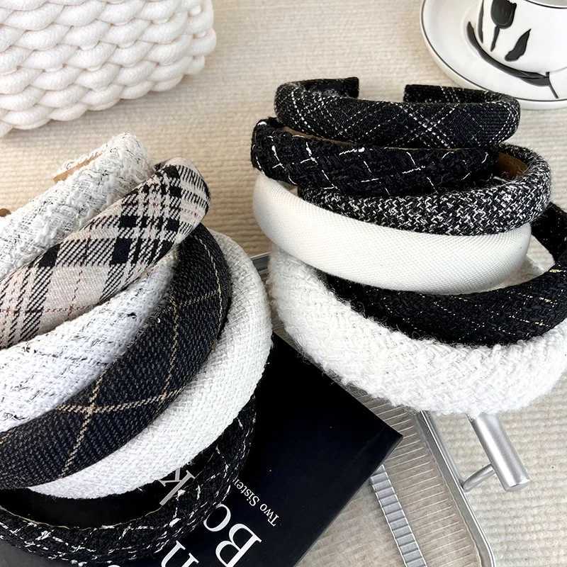 AutumnWinter New Black And White Plaid Headband Sponge Wide Hair Band for Woman Girl Elegant Hair Hoop Fashion Hair Accessories V251022