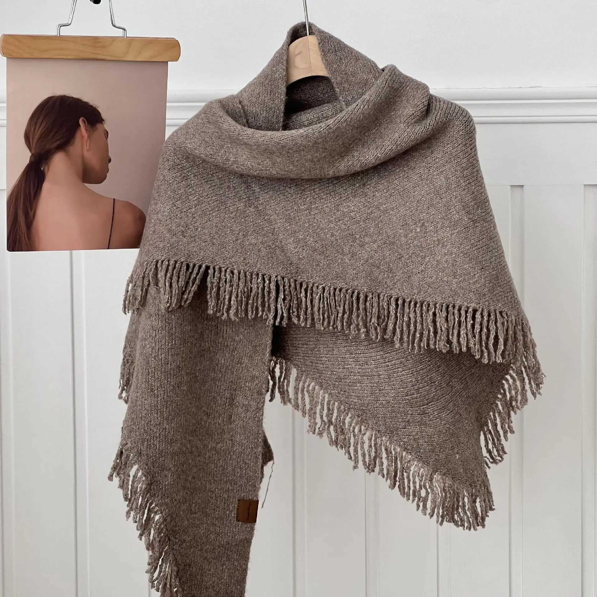 Elegant 15 Wool Fringe Knitted Shawl Elegant Dowager Scarf Women Luxury Fashion Neck Warm Shawls Woman Luxury Designer Scarf J251129
