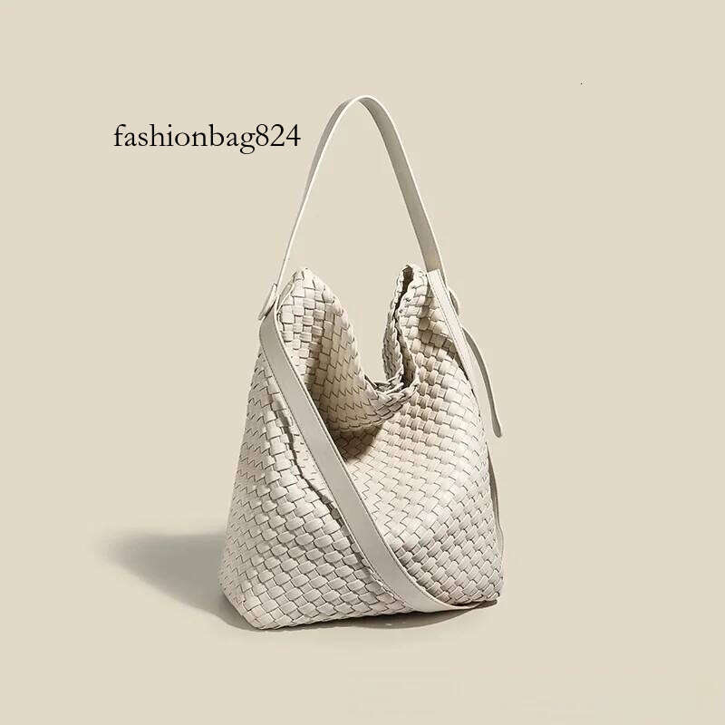 High-End Handwoven Bucket Large Capacity Single Shoulder Underarm Casual Commuter Crossbody Women's Bag