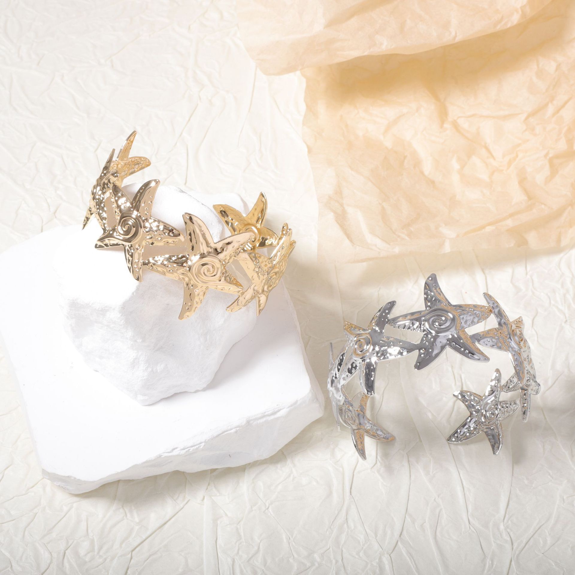 Ocean-inspired design patchwork starfish metal iron bracelet wholesale