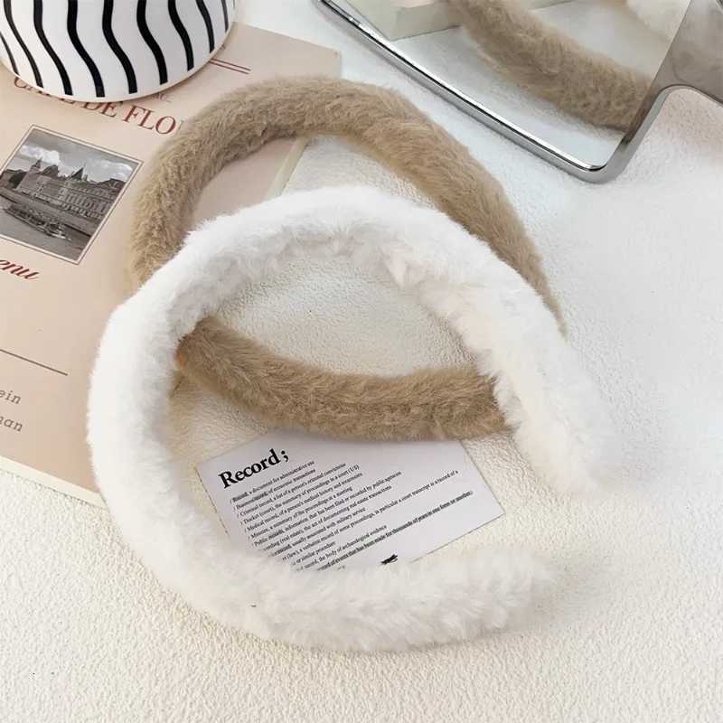 Korean Soft Headband Women Girls Plush Sweet Widen Plush Hair Bands Faux Fur Headbands Fluffy Furry Hair Hoops Winter Headdress V251022