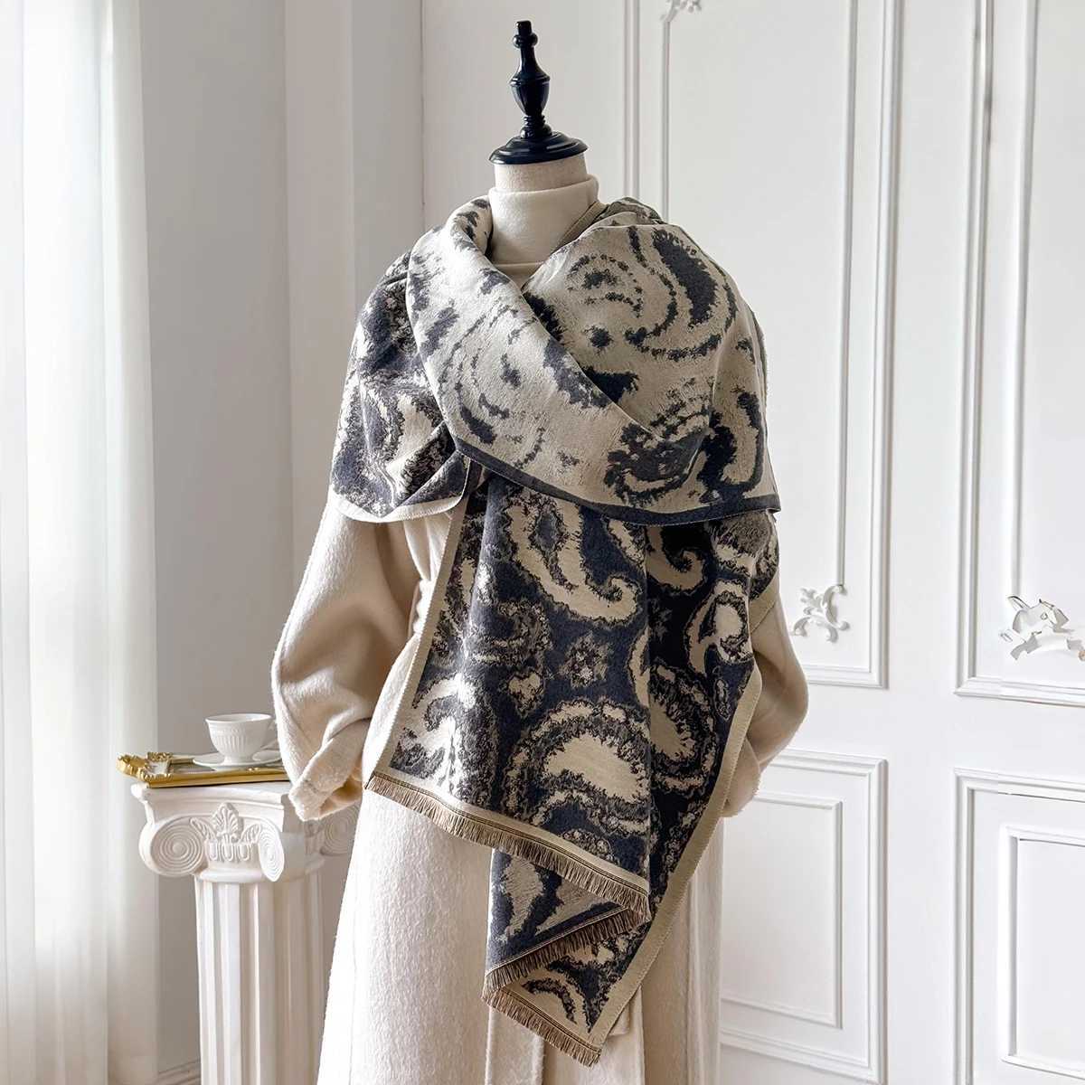 Fashion New Womens Faux Cashmere Winter Shawl Vintage Print Tassels Thick Warm TwoSided Outdoor Scarf Wraps Foulard J251129