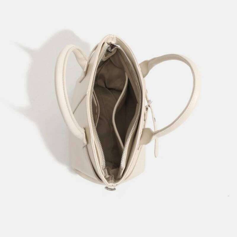 Niche Design PU Leather Underarm Shoulder Bags For Women 2025 Shell Crossbody Purses Ladies Commuter Handbags Mdng251022