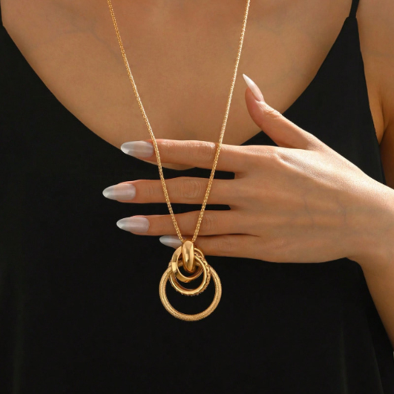 Oval Double-Ring Short Pendant Women's Metal Collarbone Chain Geometric Pendant