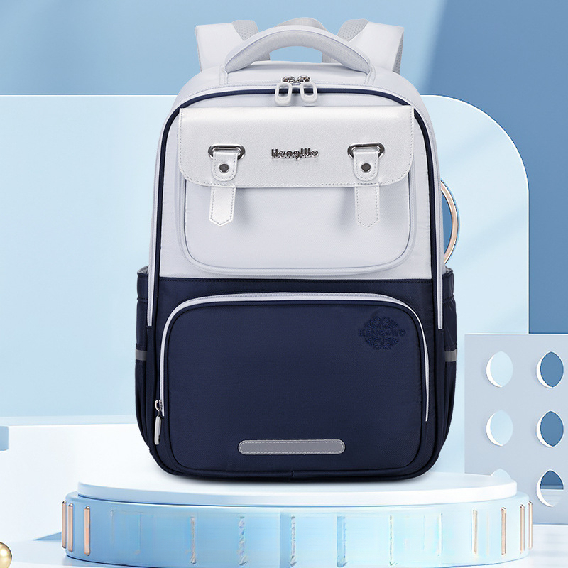 New best-selling designer lightweight cloud backpack suitable for elementary school students. Large capacity backpack with spinal protection function