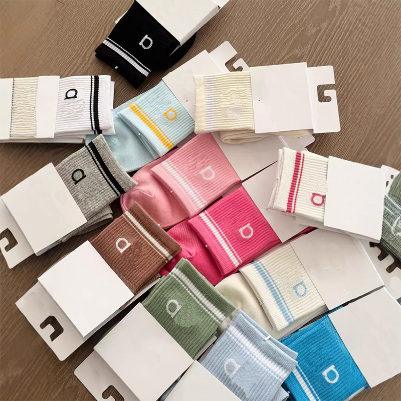 Designer Men's Socks Cotton Fashion Yoga Sports Socks Classic Mid Cylinder Letter Embroidery Mens Womens Socks Trend Breathable Outdoor Casual Socks