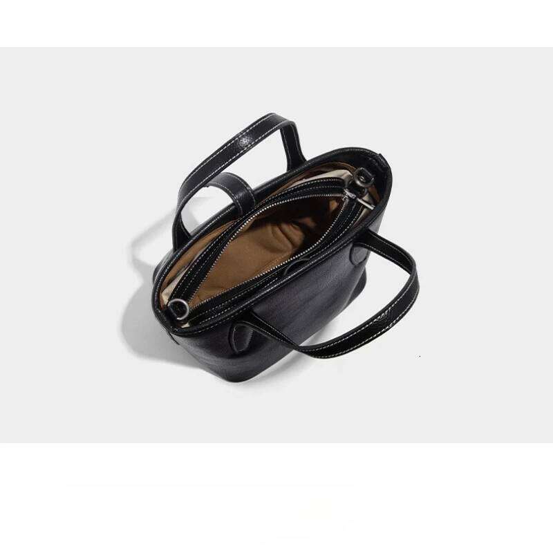 Fashionable Retro Women's Shoulder Large Capacity Trendy Tote Bag Versatile Commuting PU Leather Handbag Crossbody Bags Mdng251022