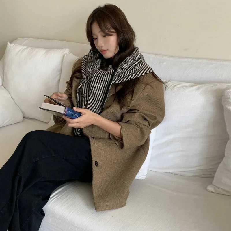 Korean Version Highend Striped Triangular Scarf Shawl Women Autumn And Winter New Warm Scarf Wool Scarf Casual Versatile Scarf J251118