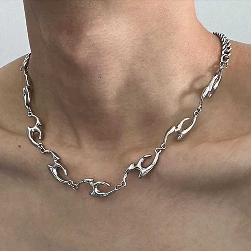 Korean Hip Hop Punk Silver Color Thorny Choker Necklace for Women Men Rock Metal Retro Irregular Flame Shape Necklaces Jewelry V251022